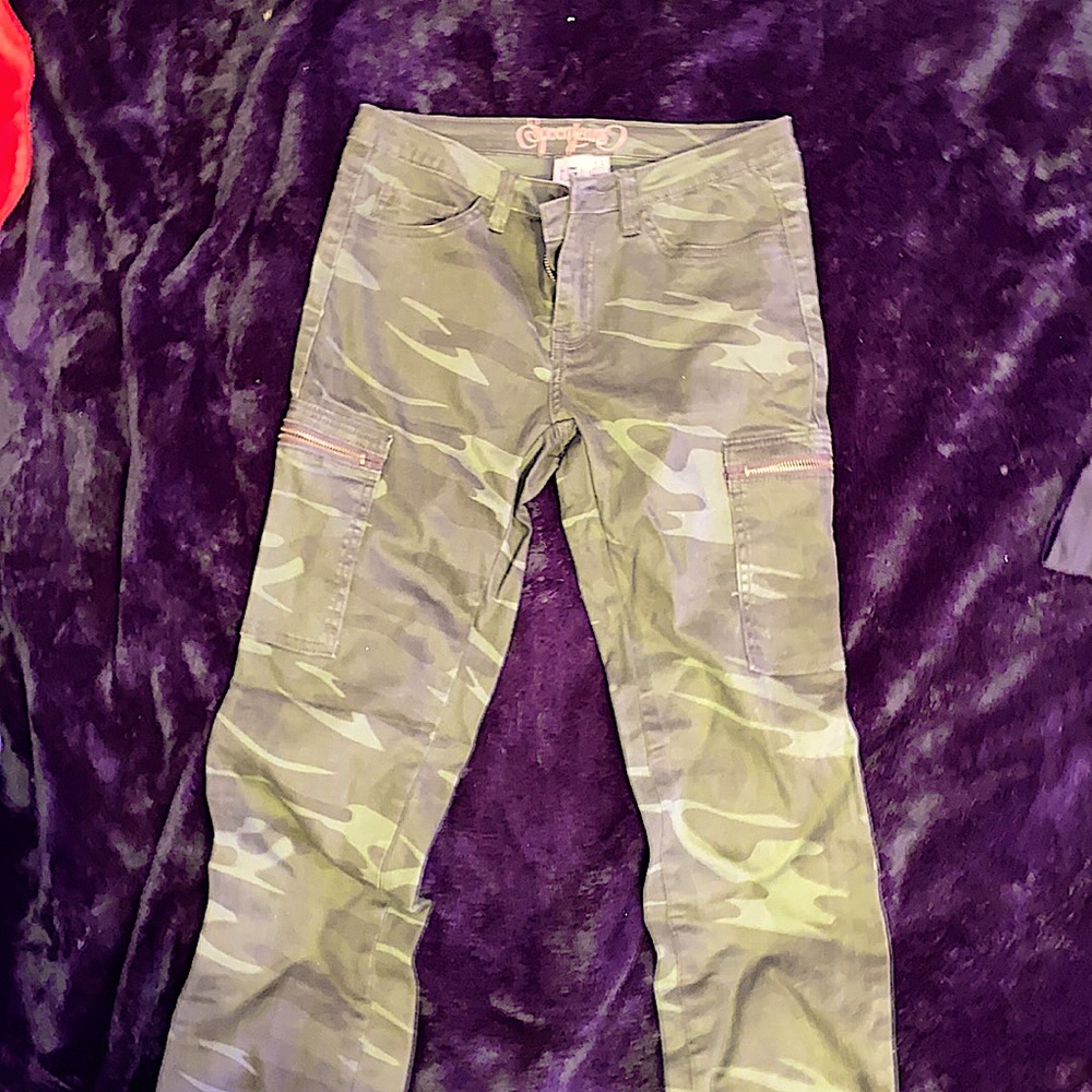 Camo mid rise pants